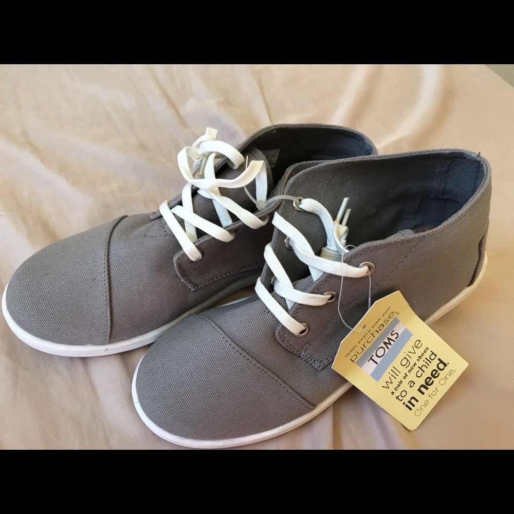 BNWT Kids Ankle high Medium grey Sneakers
